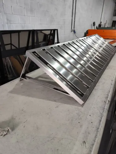 Prateleira Suspensa Inox para Cozinha Industrial 1,90m