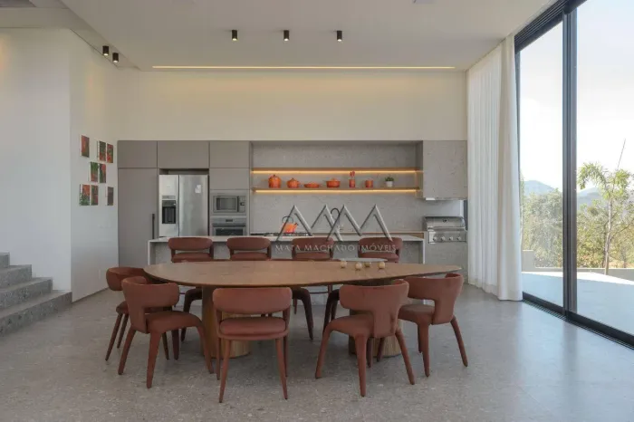 Casa à Venda no Condomínio Vila Del Rey Anexo | 4 Suítes - 470 m²