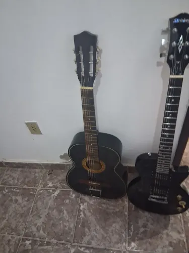 Guitarra Elétrica Strinberg STS 200 nova.