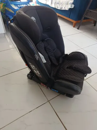 Cadeira veicular infantil com IsoFix - 4 Estágios até 36Kg
