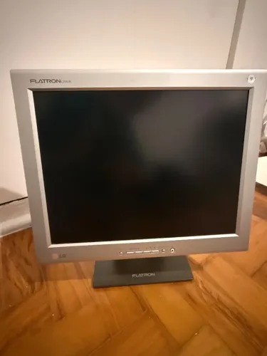 Monitor LG TELA PLANA (sem cabo) 