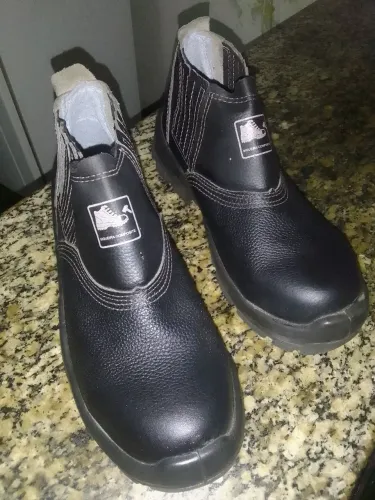 Bota bico de aço 42