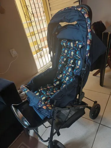 Carrinho de bebê masculino