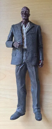 Figura Frank Hellraiser Clive Barker NECA 