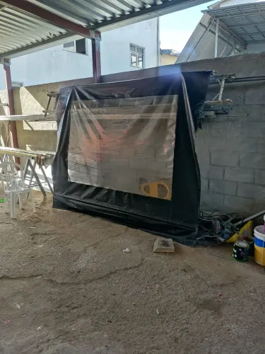 Toldo retrátil com janela transparente