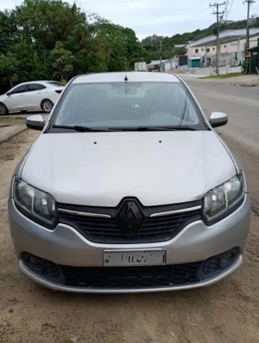 Alugo carros