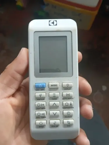 Vendo controle de ar condicionado eletrolux