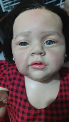 Boneca reborn com corpo de silicone .