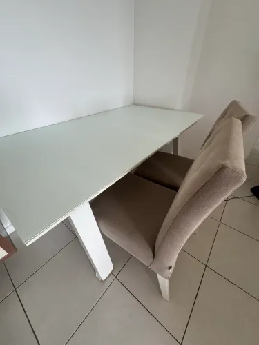 Mesa sala + 02 cadeiras