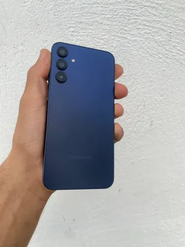 Samsung Galaxy A15 5G 128GB (NFC) Azul - Muito Novo e Conservado