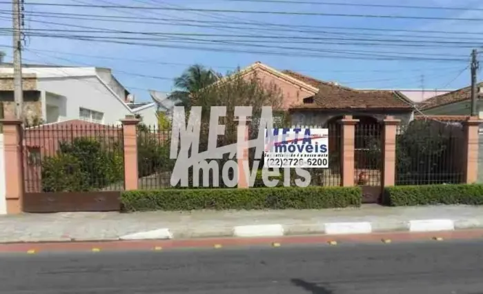 Casa com 3 dormitórios à venda por R$ 1.300.000,00 - Centro - Campos dos Goytacazes/RJ