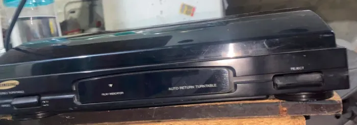 Vendo toca disco Retro da Samsung (PL 9100a),tem que colocar agulha, sou de marechal