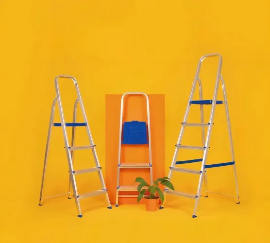 ESCADAS DE ALUMÍNIO DOMÉSTICA 