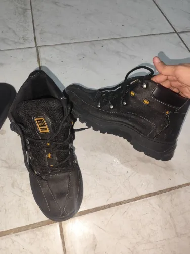 Bota masculina novinha