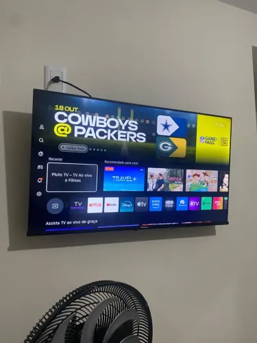 Tv, monitor e sofá