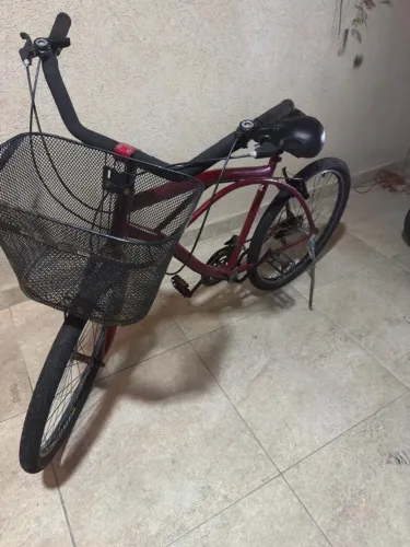 Bicicleta aro 26 impecavel com cesto frontal