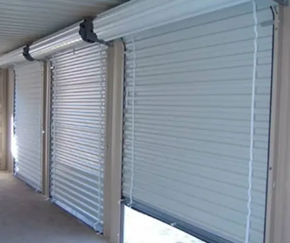 Serviço de manutenção em porta de enrolar manual e automática em geral