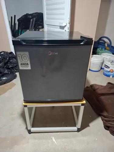Frigobar Midea Black Edition
