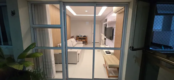 Porta de correr dividida em 3 partes