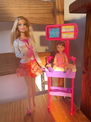 Barbie pediatra