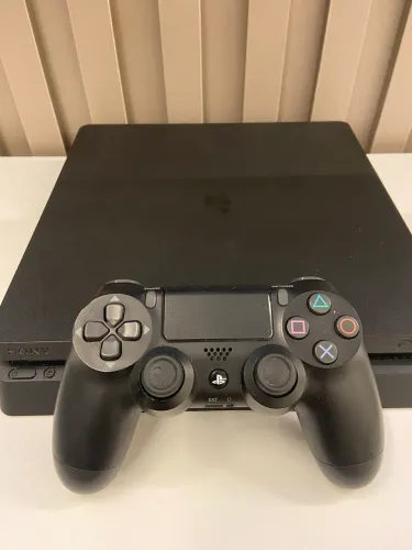 PlayStation 4 SLIM - 1TB (ESTADO DE NOVO)