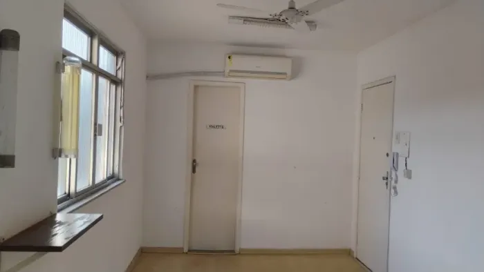 SALA NA PRAÇA SECA 21m2