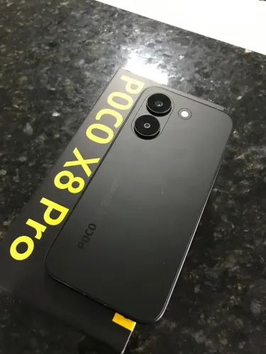 POCO X8 PRO IMPECÁVEL DE 512GB VAI COM TODOS ACESSÓRIOS NOVO NA CAIXA. NÃO ACEITO TROCAS.