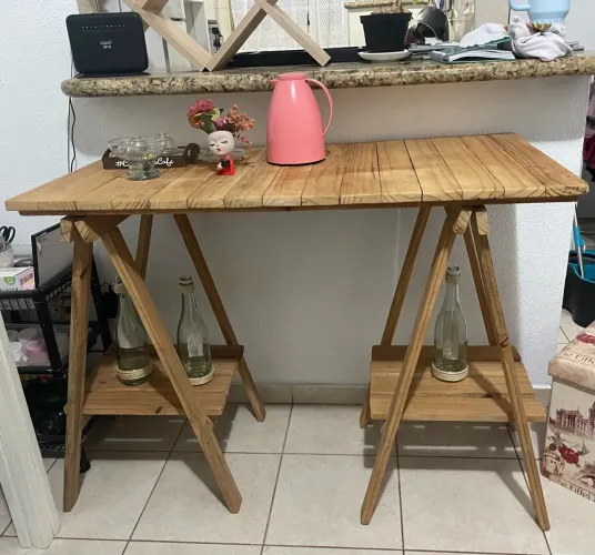 Mesa ela desmonta