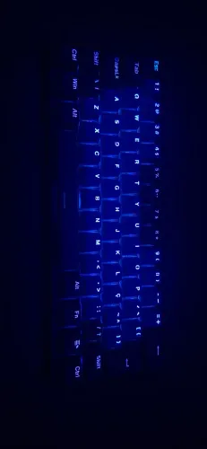 Vendo teclado mecânico 60%, não levamos.