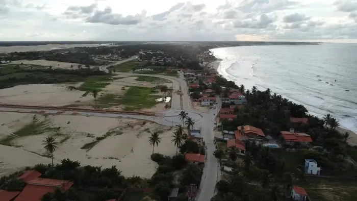 LOTEAMENTO PÉ NA AREIA EM ITAPIPOCA - Praia da Baleia
