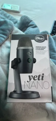 Microfone Blue Yeti Nano USB Preto