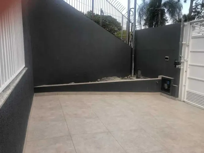 Sobrado a venda com 3 suítes e 2 vagas no Jardim Bonfiglioli