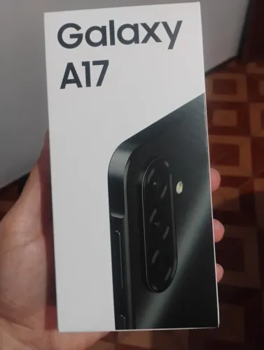 Celular Samsung Galaxy A17 Lacrado, 128GB, 4GB, 50MP Tela 6.7", IP54 Azul