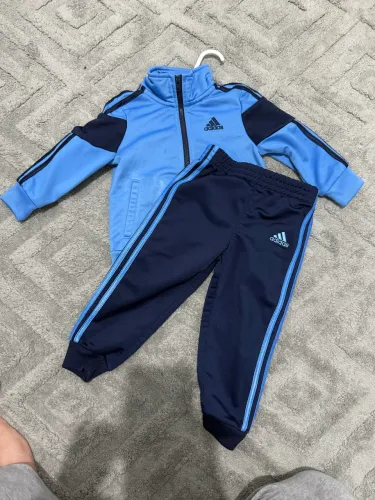 Conjunto Adidas (original) 18m