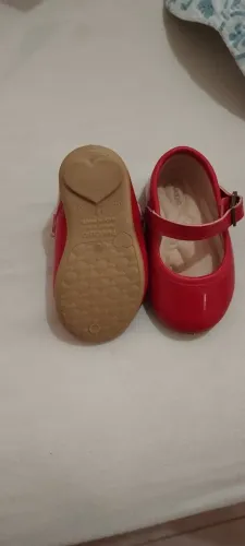 Sapatinho vermelho infantil
