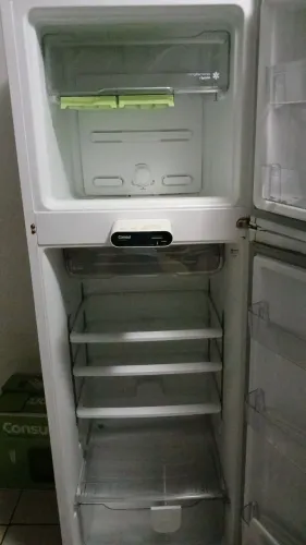 Geladeira Consul semi nova 