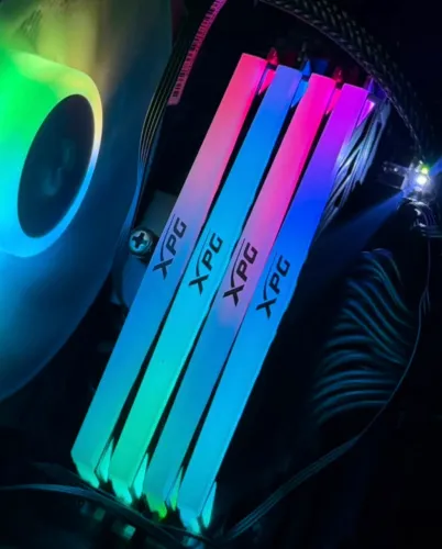 32gb (4x8) memoria ram ddr4 XPG com RGB