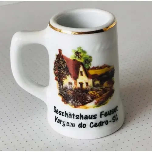 Miniatura - caneca em porcelana - lembrança de Vargem do Cedro/SC - colecionável