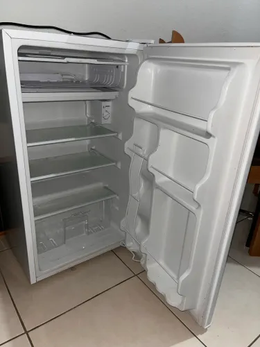 Frigobar 93 L Midea