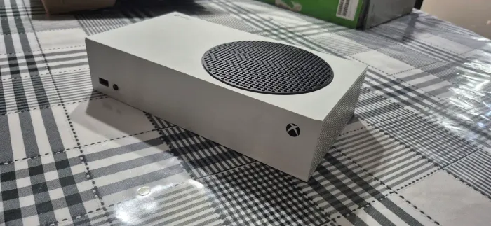 Xbox Series S 512GB + 2 Controles