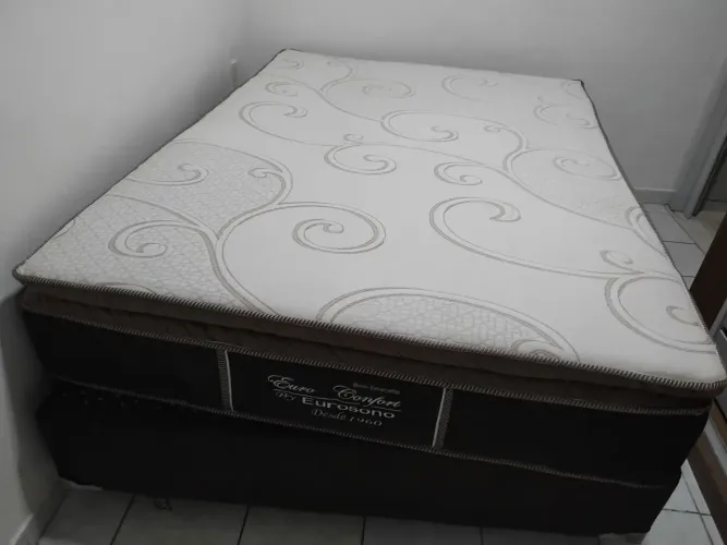 Vendo cama box e colchão casal de molas ensacadas Eurosono