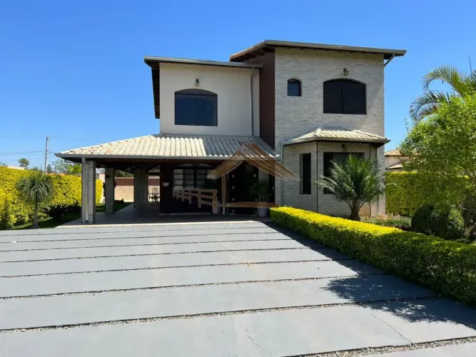 Lindo sobrado com 6 suítes, excelente área de lazer com piscina, próximo ao clube, Ninho V