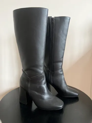 Bota cano alto Corello