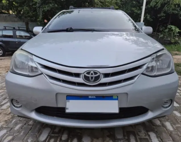 Toyota Etios XS 1.3 Flex 16V 5P Mec. 2013