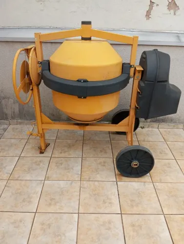 BETONEIRA 250 LITROS MENEGOTTI