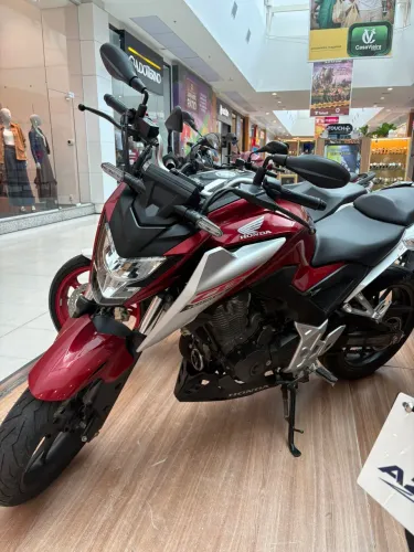 Honda CB 300F Twister 300 cc