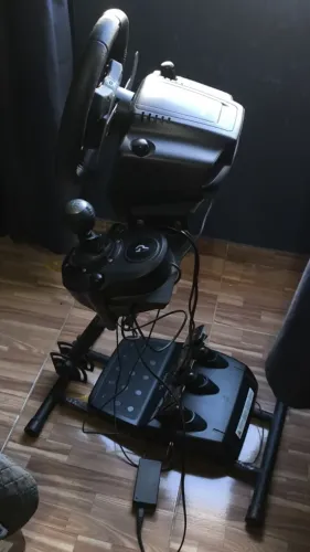 Volante Gamer Logitech G29 + Câmbio + Óculos VR Meta Quest 2