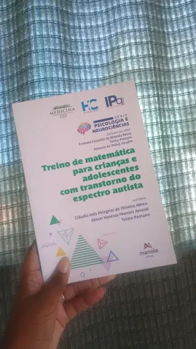 Treino de matemática para crianças e adolescentes com transtorno do espectro autista