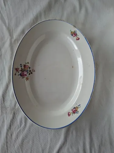 Travessa em porcelana Nadir antiga