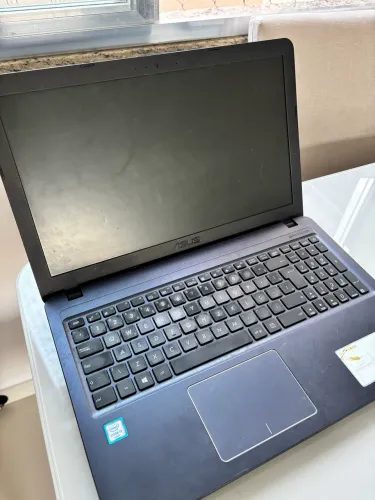 Notebook Asus X543UA i3 / 4gb/ 500gb/windows 10